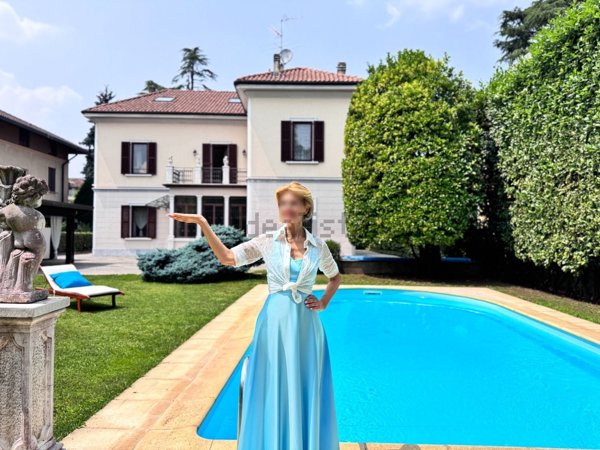 casa indipendente in vendita a Tradate