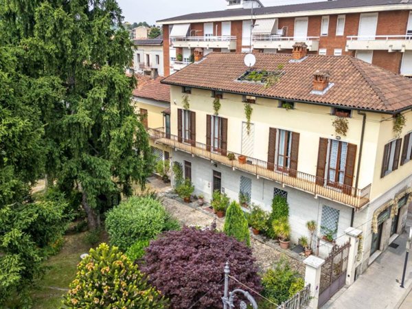casa indipendente in vendita a Tradate in zona Abbiate Guazzone