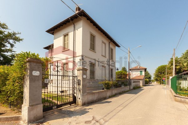 casa indipendente in vendita a Tradate
