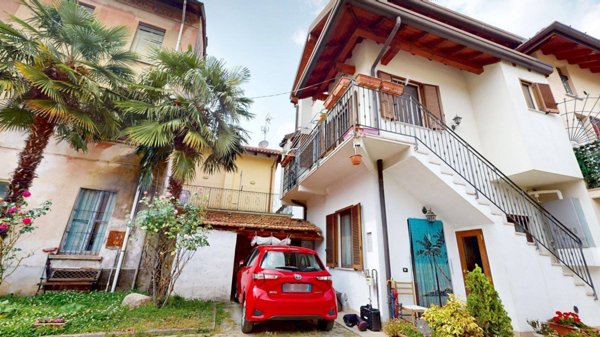 appartamento in vendita a Tradate in zona Abbiate Guazzone