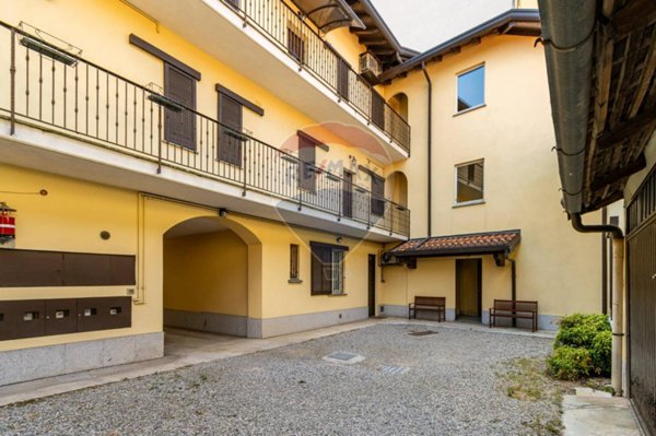 appartamento in vendita a Tradate in zona Abbiate Guazzone