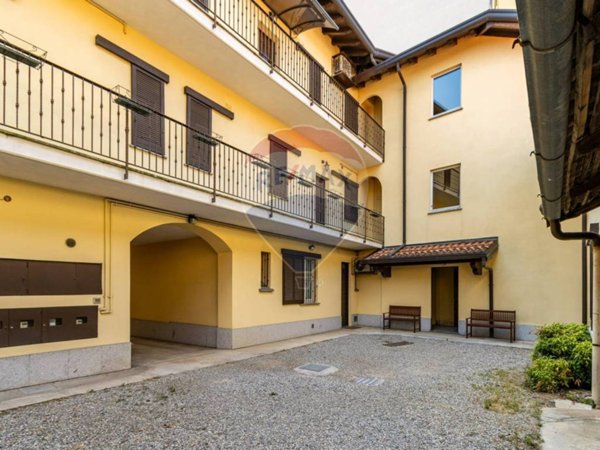 appartamento in vendita a Tradate in zona Abbiate Guazzone