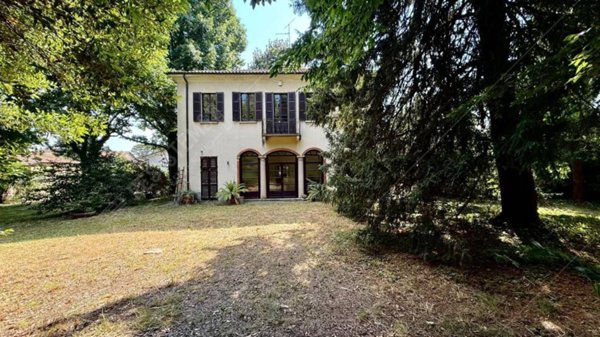 casa indipendente in vendita a Tradate in zona Abbiate Guazzone