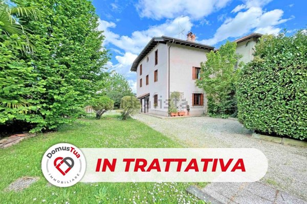 casa indipendente in vendita a Tradate in zona Abbiate Guazzone