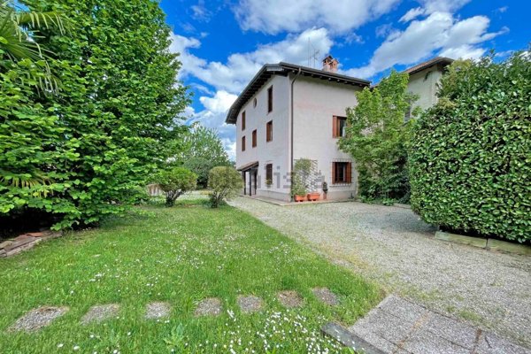 casa indipendente in vendita a Tradate in zona Abbiate Guazzone