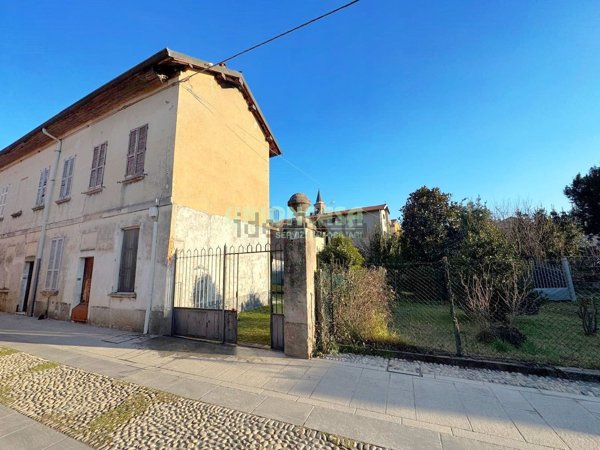 appartamento in vendita a Tradate in zona Abbiate Guazzone