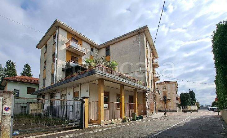 appartamento in vendita a Tradate in zona Abbiate Guazzone