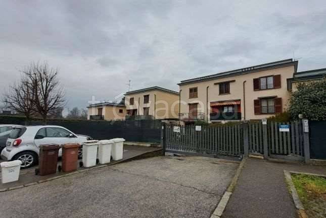 casa indipendente in vendita a Tradate