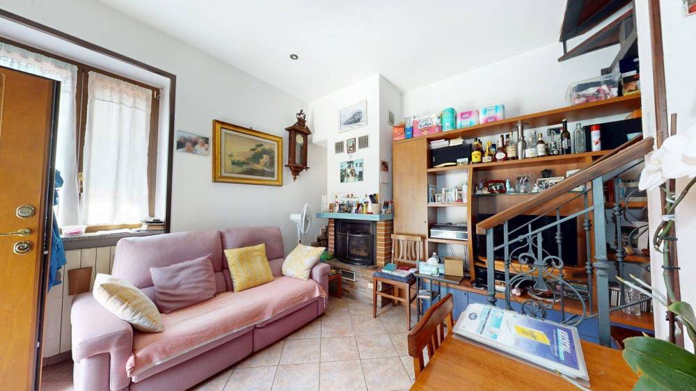 appartamento in vendita a Tradate in zona Abbiate Guazzone