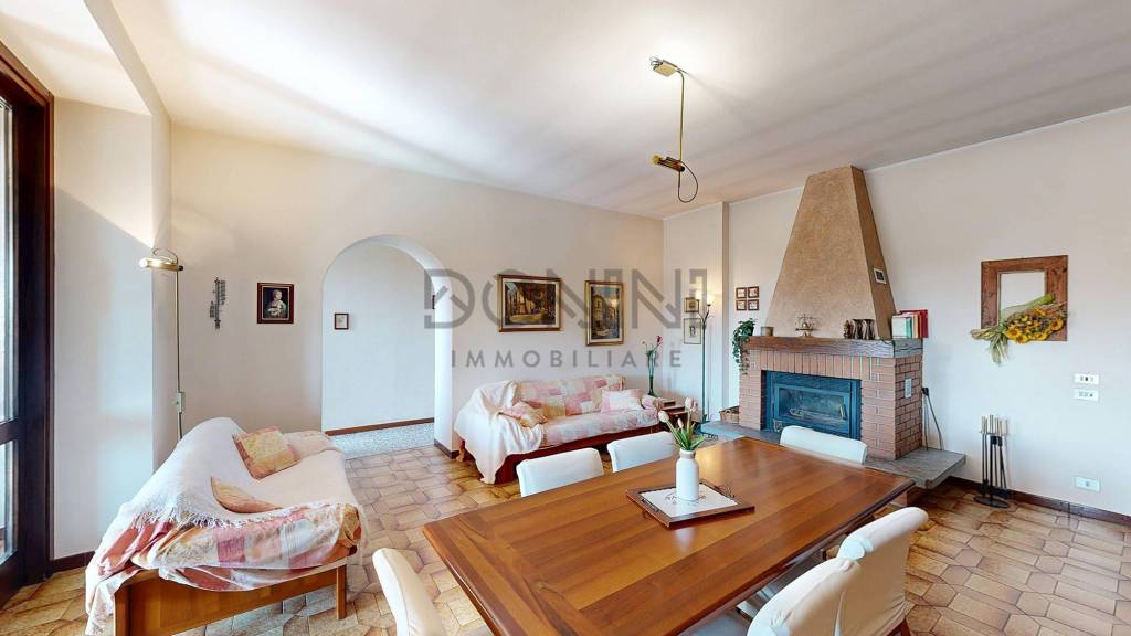 casa indipendente in vendita a Tradate in zona Abbiate Guazzone