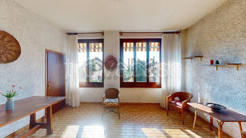 casa indipendente in vendita a Tradate in zona Abbiate Guazzone