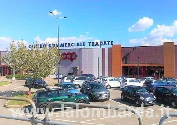 negozio in vendita a Tradate