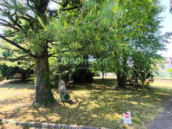 terreno edificabile in vendita a Tradate