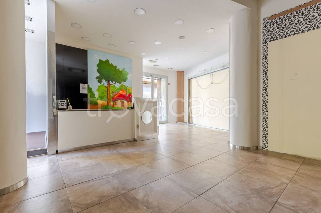 negozio in vendita a Tradate