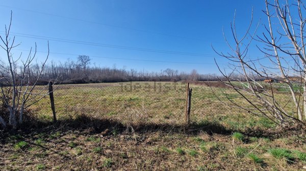terreno edificabile in vendita a Tradate