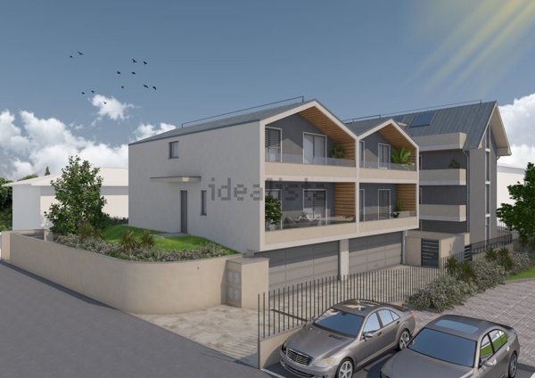 casa indipendente in vendita a Tradate