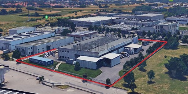 locale di sgombero in vendita a Tradate