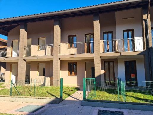 casa indipendente in vendita a Tradate in zona Ceppine