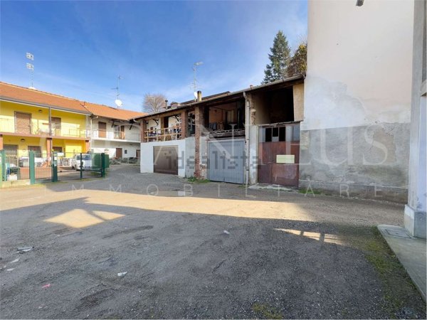 casale in vendita a Tradate