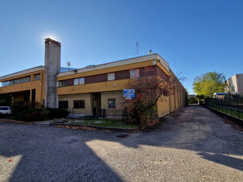 terreno edificabile in vendita a Tradate