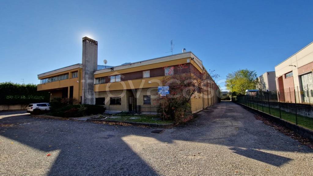 terreno edificabile in vendita a Tradate