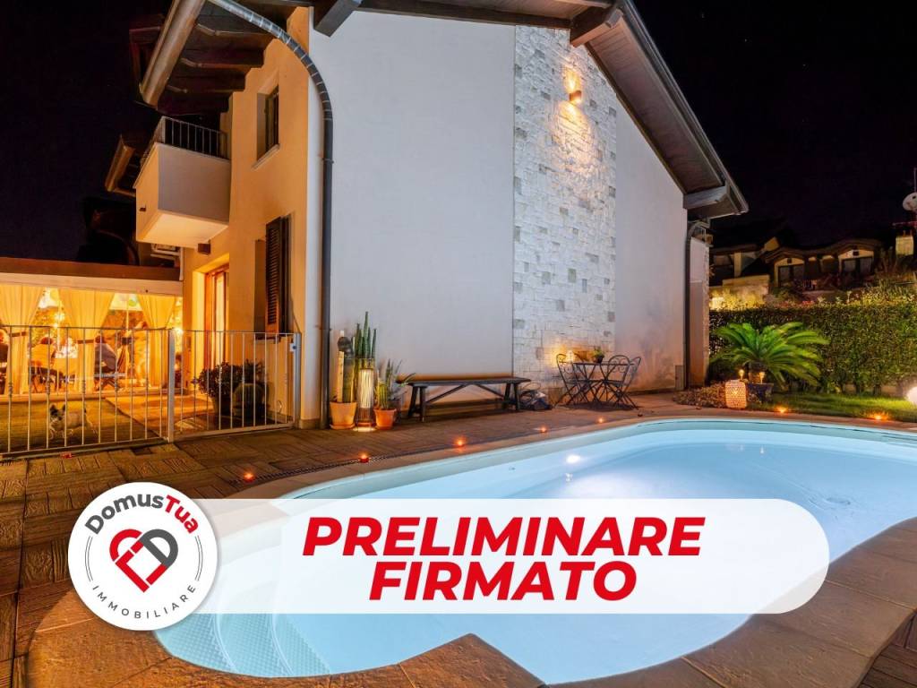 casa indipendente in vendita a Tradate