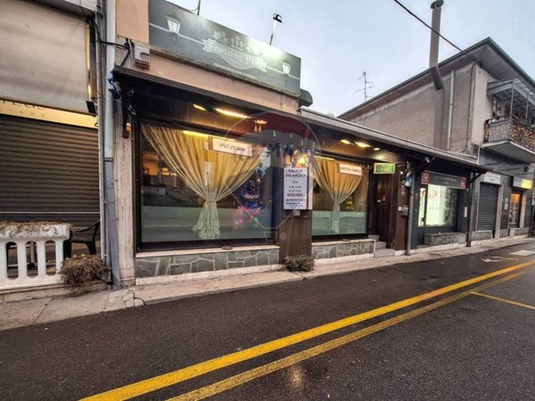 negozio in vendita a Tradate