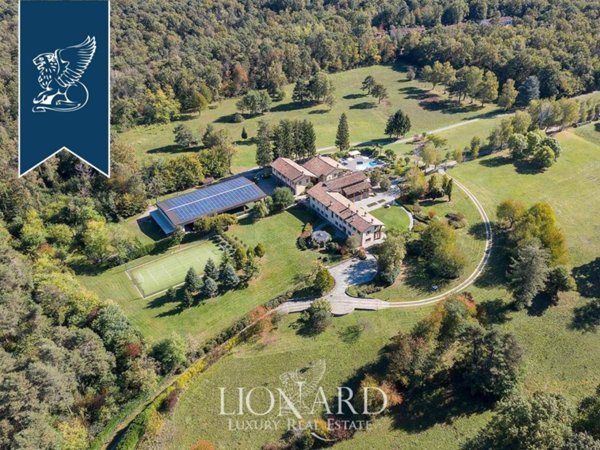 casa indipendente in vendita a Tradate