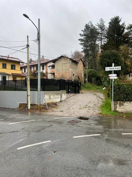 casa indipendente in vendita a Tradate