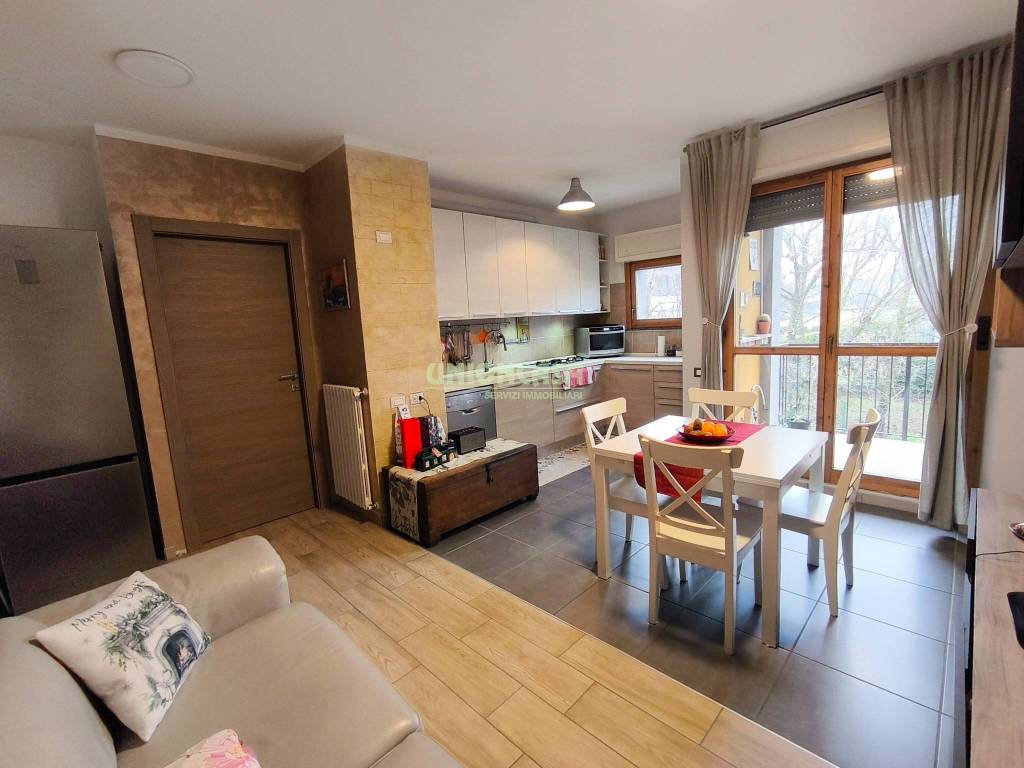 appartamento in vendita a Tradate in zona Ceppine
