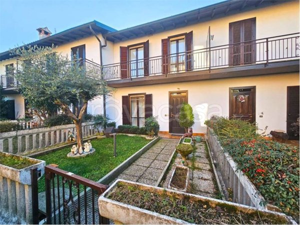 casa indipendente in vendita a Tradate