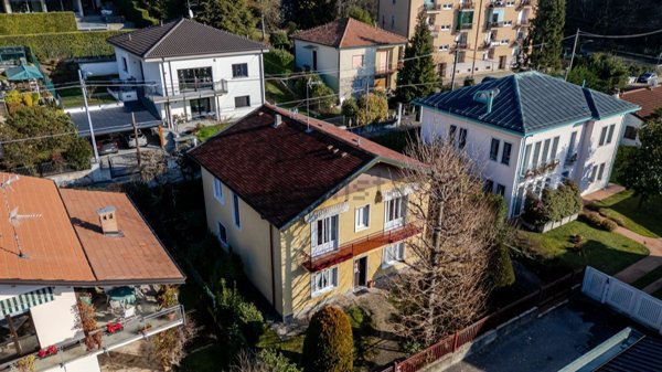 casa indipendente in vendita a Tradate