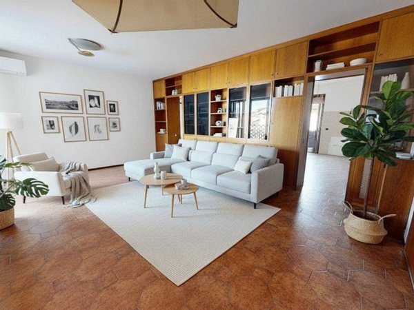 appartamento in vendita a Tradate in zona Abbiate Guazzone