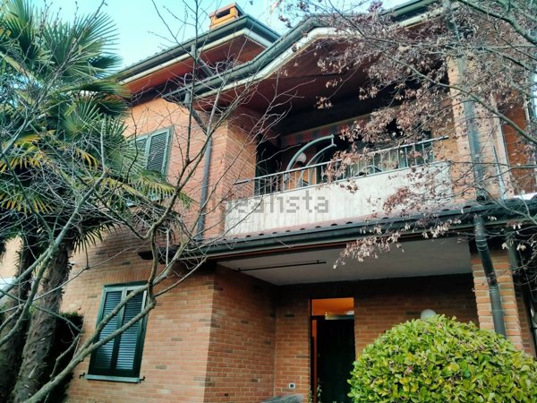 casa indipendente in vendita a Tradate