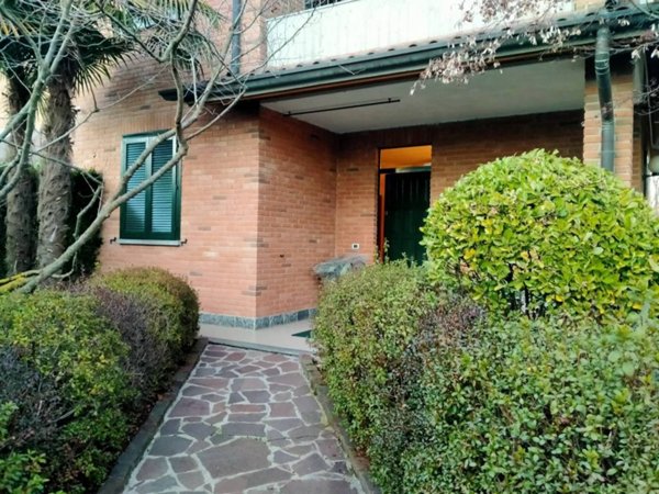 casa indipendente in vendita a Tradate