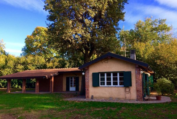 casa indipendente in vendita a Tradate