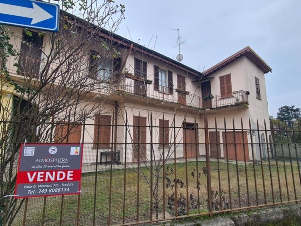 casa indipendente in vendita a Tradate