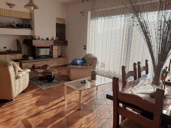 casa indipendente in vendita a Tradate