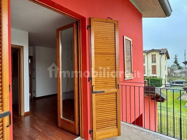 casa indipendente in vendita a Tradate in zona Abbiate Guazzone