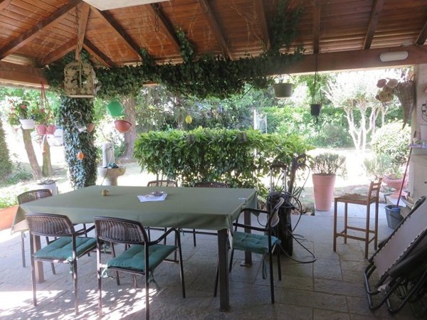 casa indipendente in vendita a Tradate
