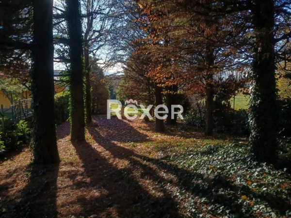 casa indipendente in vendita a Tradate