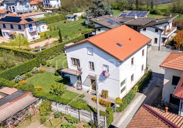 casa indipendente in vendita a Tradate in zona Ceppine