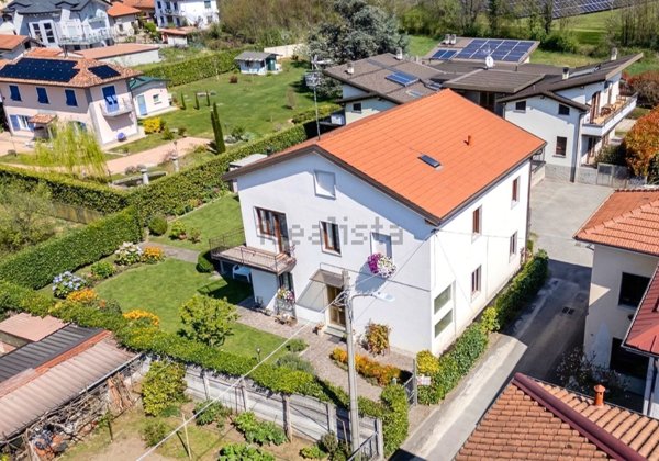 casa indipendente in vendita a Tradate in zona Ceppine