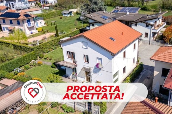 casa indipendente in vendita a Tradate in zona Ceppine