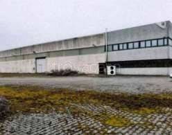 capannone in vendita a Tradate in zona Abbiate Guazzone