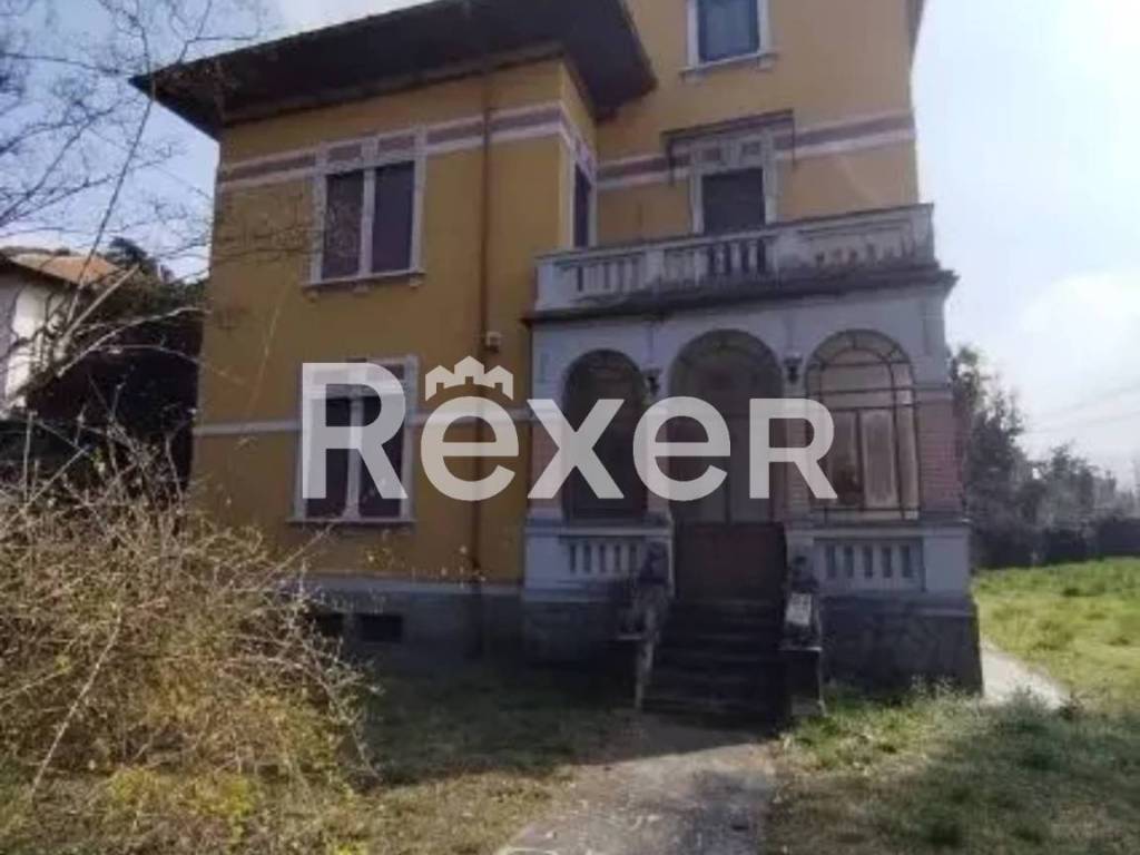 casa indipendente in vendita a Tradate