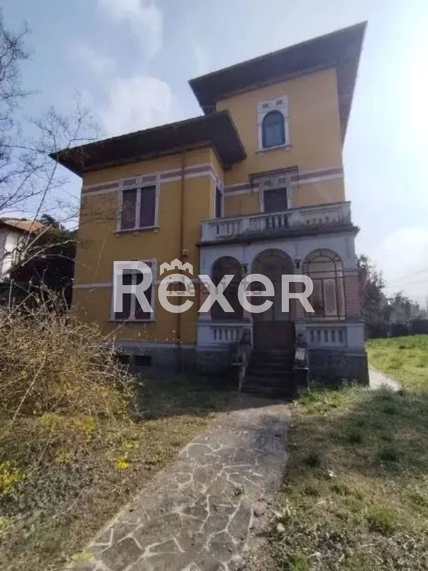 casa indipendente in vendita a Tradate