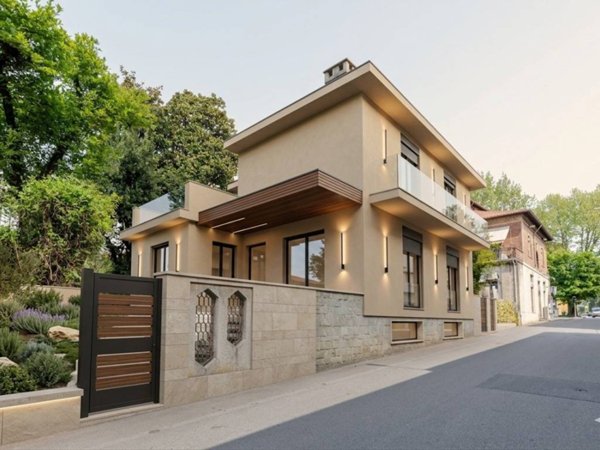 casa indipendente in vendita a Tradate