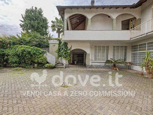 casa indipendente in vendita a Tradate