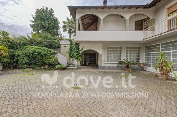 casa indipendente in vendita a Tradate in zona Ceppine